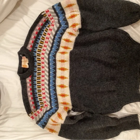 Vintage Pure Wool Patterned Sweater circa 1960s - Picture 3 of 8